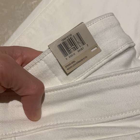 🔴Levi’s🔴 W30L30 711 Skinny mid rise slim through Hip and Thigh - Picture 7 of 17